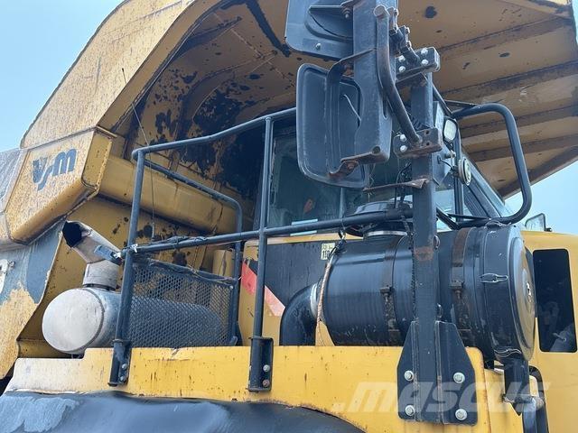 CAT 770 Шарнирно-сочленённые самосвалы