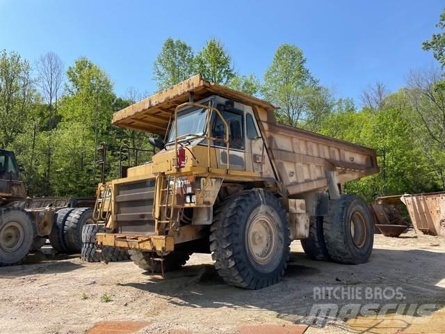 CAT 773D Шарнирно-сочленённые самосвалы