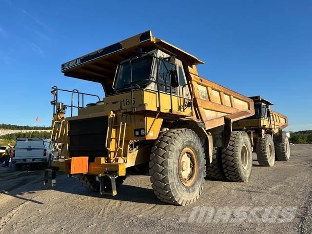 CAT 773D Шарнирно-сочленённые самосвалы