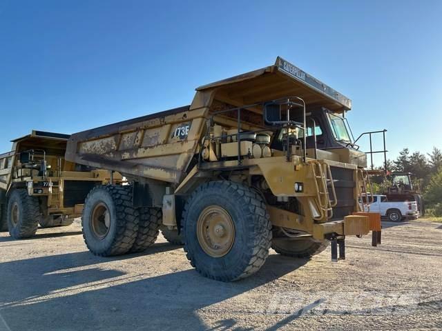 CAT 773D Шарнирно-сочленённые самосвалы
