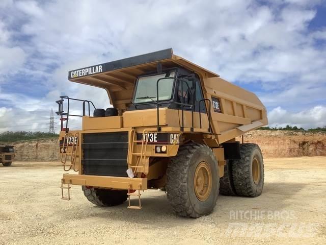 CAT 773E Шарнирно-сочленённые самосвалы