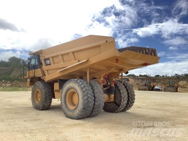 CAT 773E Шарнирно-сочленённые самосвалы