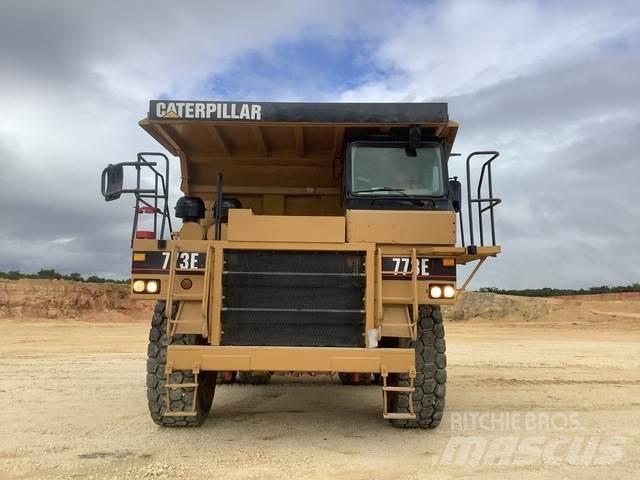 CAT 773E Шарнирно-сочленённые самосвалы