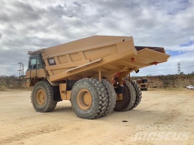 CAT 773E Шарнирно-сочленённые самосвалы