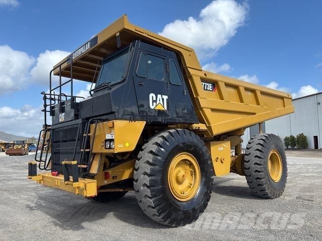 CAT 773E Шарнирно-сочленённые самосвалы