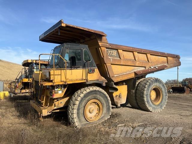 CAT 773E Шарнирно-сочленённые самосвалы