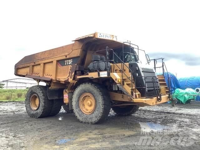 CAT 773F Шарнирно-сочленённые самосвалы