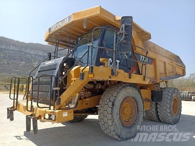 CAT 773F Шарнирно-сочленённые самосвалы