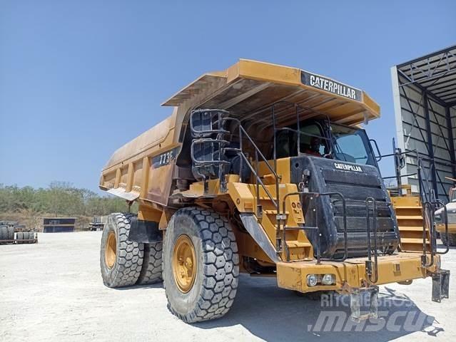 CAT 773F Шарнирно-сочленённые самосвалы