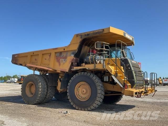 CAT 773F Шарнирно-сочленённые самосвалы