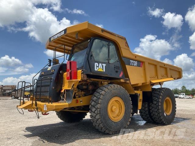 CAT 773F Шарнирно-сочленённые самосвалы