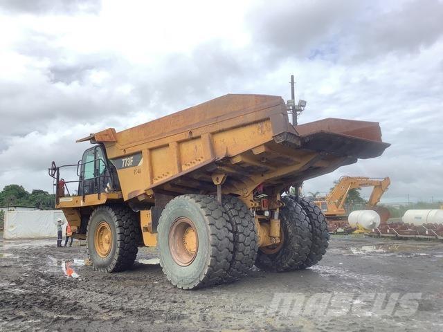 CAT 773F Шарнирно-сочленённые самосвалы