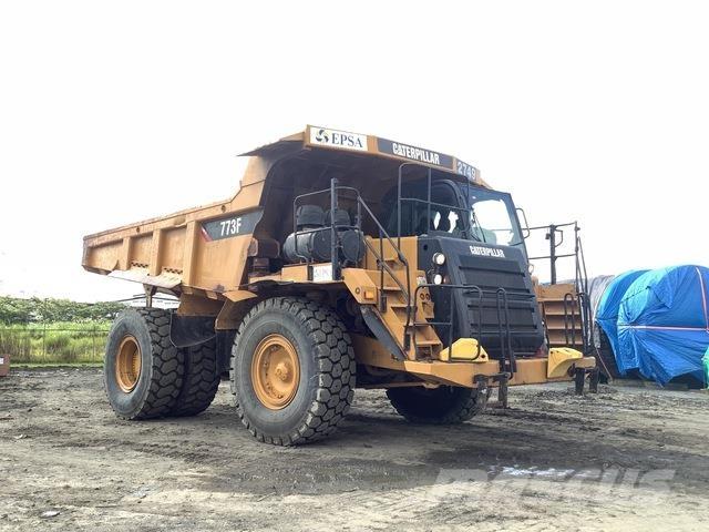 CAT 773F Шарнирно-сочленённые самосвалы