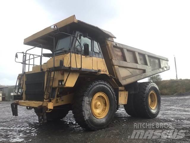 CAT 775B Шарнирно-сочленённые самосвалы