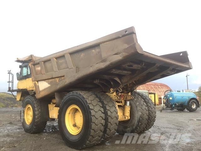 CAT 775B Шарнирно-сочленённые самосвалы