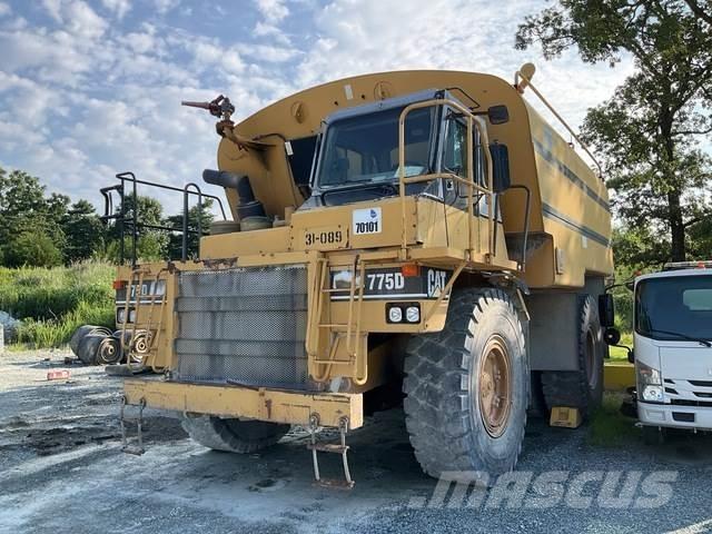 CAT 775D Шарнирно-сочленённые самосвалы