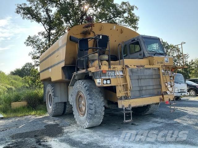 CAT 775D Шарнирно-сочленённые самосвалы