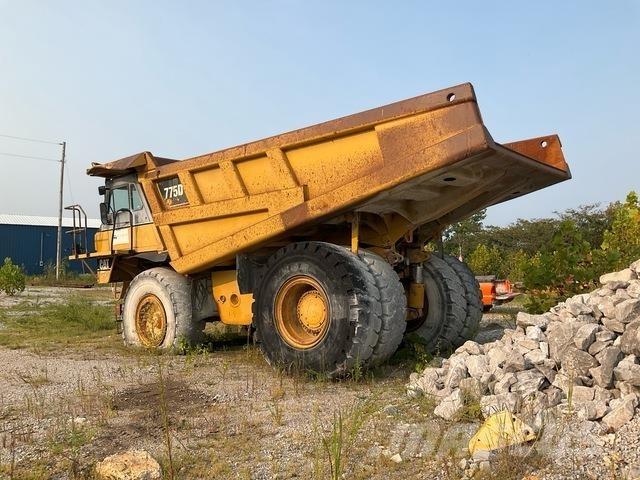 CAT 775D Шарнирно-сочленённые самосвалы