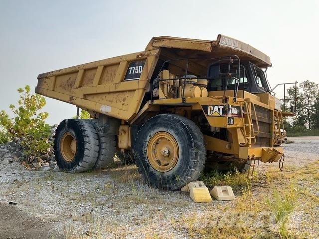 CAT 775D Шарнирно-сочленённые самосвалы