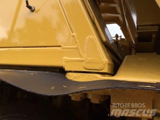 CAT 775E Шарнирно-сочленённые самосвалы