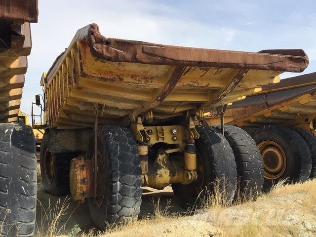 CAT 777 Шарнирно-сочленённые самосвалы