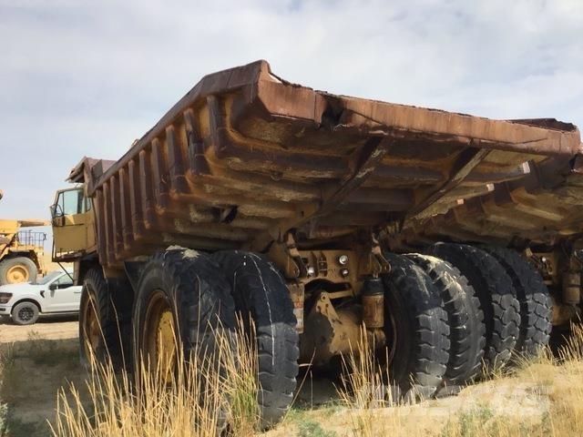 CAT 777 Шарнирно-сочленённые самосвалы