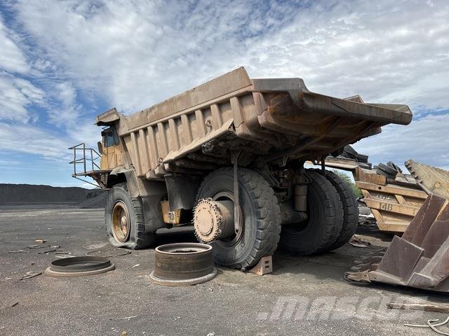 CAT 777B Шарнирно-сочленённые самосвалы