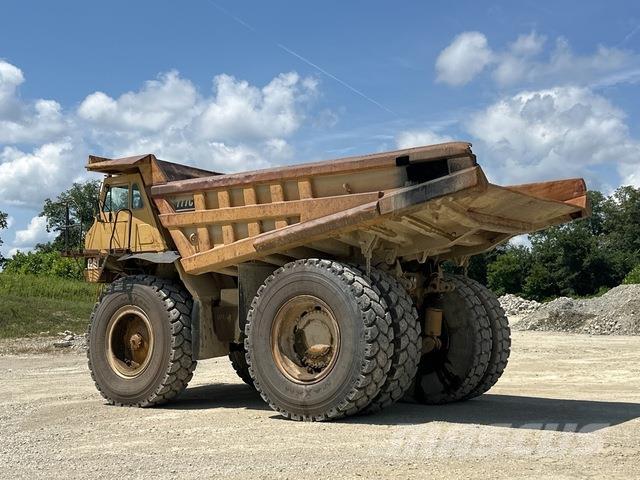 CAT 777C Шарнирно-сочленённые самосвалы