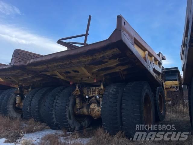 CAT 777D Шарнирно-сочленённые самосвалы