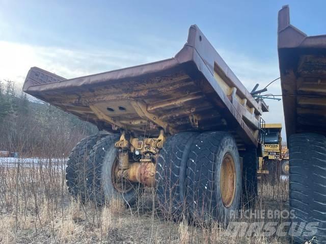 CAT 777D Шарнирно-сочленённые самосвалы