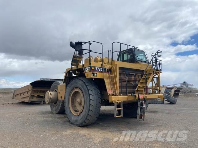 CAT 777D Шарнирно-сочленённые самосвалы