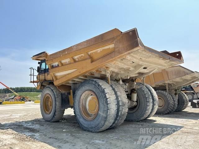 CAT 777D Шарнирно-сочленённые самосвалы