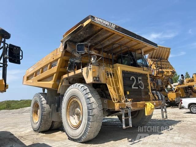 CAT 777D Шарнирно-сочленённые самосвалы