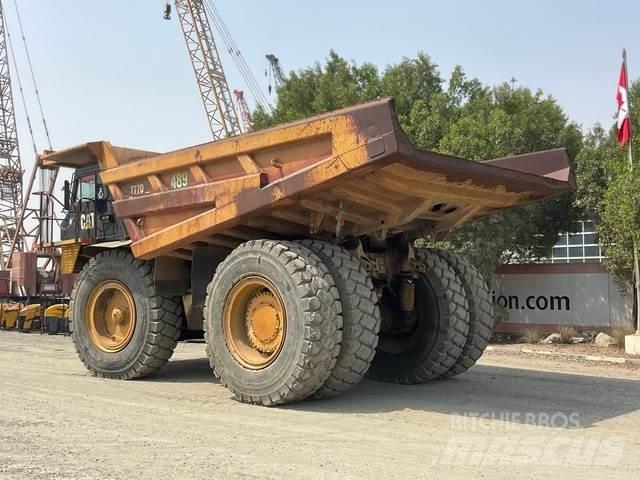 CAT 777D Шарнирно-сочленённые самосвалы