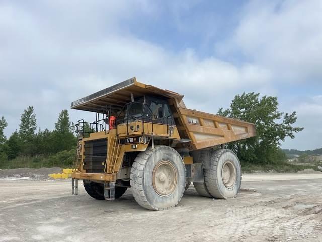 CAT 777D Шарнирно-сочленённые самосвалы