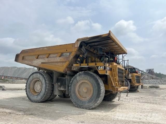 CAT 777D Шарнирно-сочленённые самосвалы