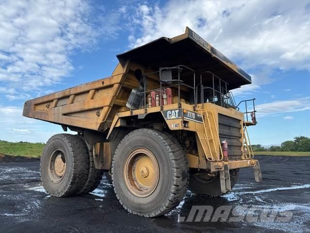 CAT 777D Шарнирно-сочленённые самосвалы