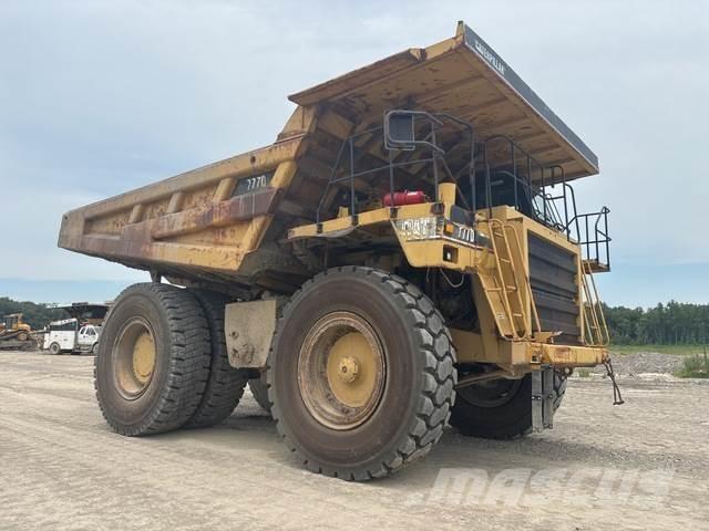 CAT 777D Шарнирно-сочленённые самосвалы