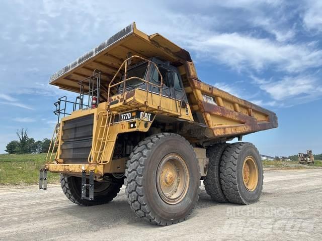 CAT 777D Шарнирно-сочленённые самосвалы