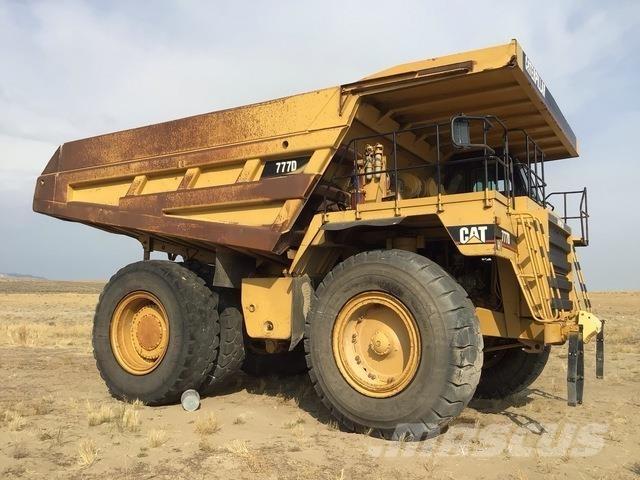 CAT 777D Шарнирно-сочленённые самосвалы