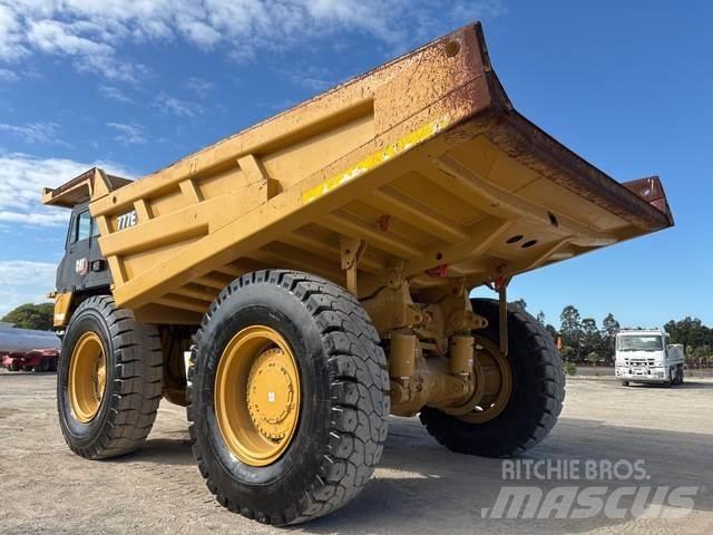 CAT 777E Шарнирно-сочленённые самосвалы