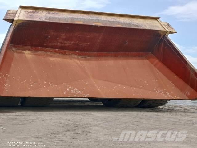 CAT 777E Шарнирно-сочленённые самосвалы