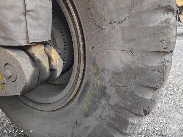 CAT 777E Шарнирно-сочленённые самосвалы