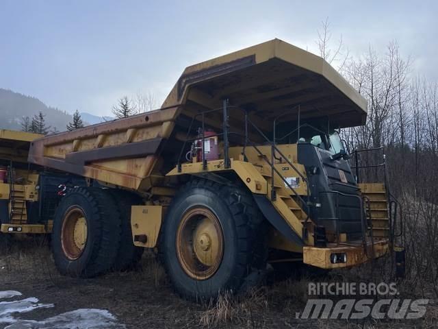 CAT 777F Шарнирно-сочленённые самосвалы