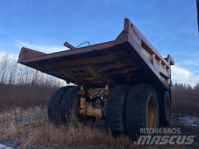 CAT 777F Шарнирно-сочленённые самосвалы