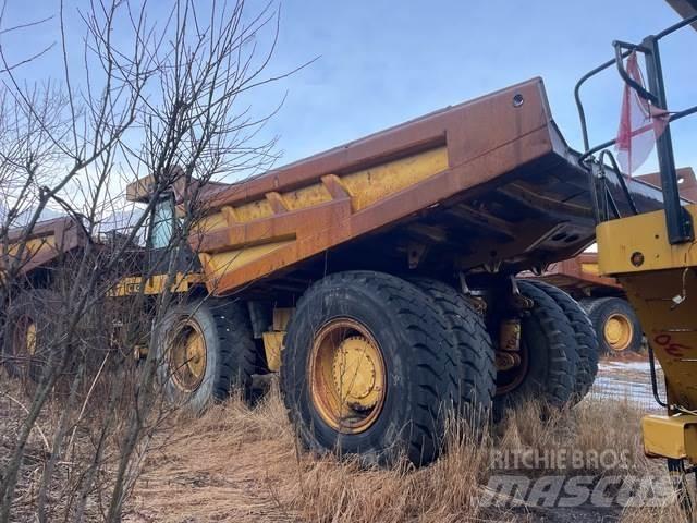 CAT 777F Шарнирно-сочленённые самосвалы