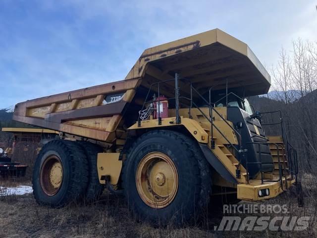 CAT 777F Шарнирно-сочленённые самосвалы