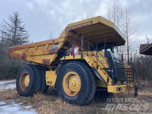 CAT 777F Шарнирно-сочленённые самосвалы
