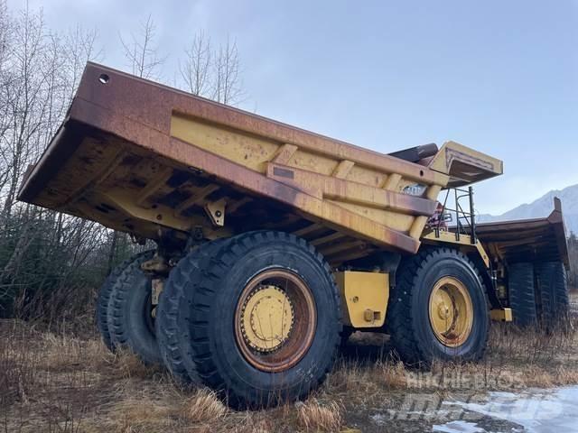 CAT 777F Шарнирно-сочленённые самосвалы