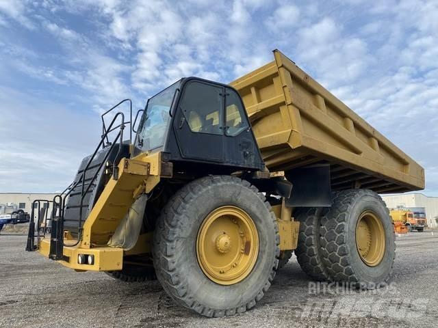 CAT 777F Шарнирно-сочленённые самосвалы